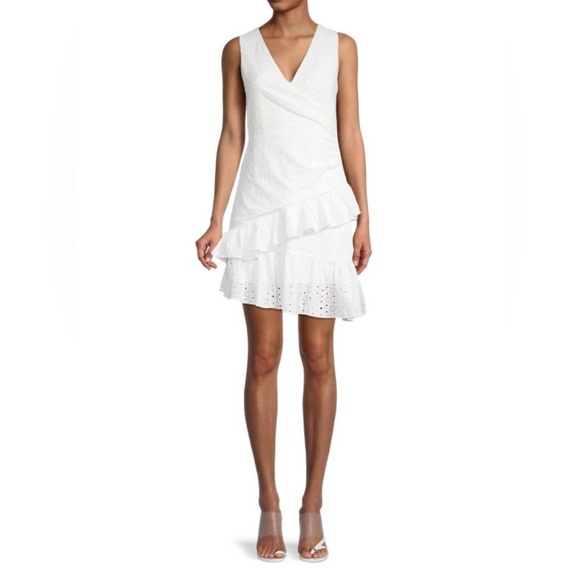 BCBGMaxAzria Dresses & Skirts - BCBGMAXAZRIA White Eyelet V Neck Crochet Wrap Dress Sz 6 $248